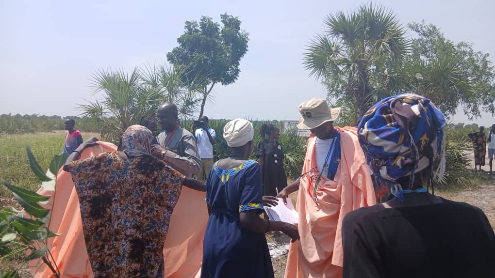 Women participating at the HRSS Women and Girls Friendly Space in Mayendit